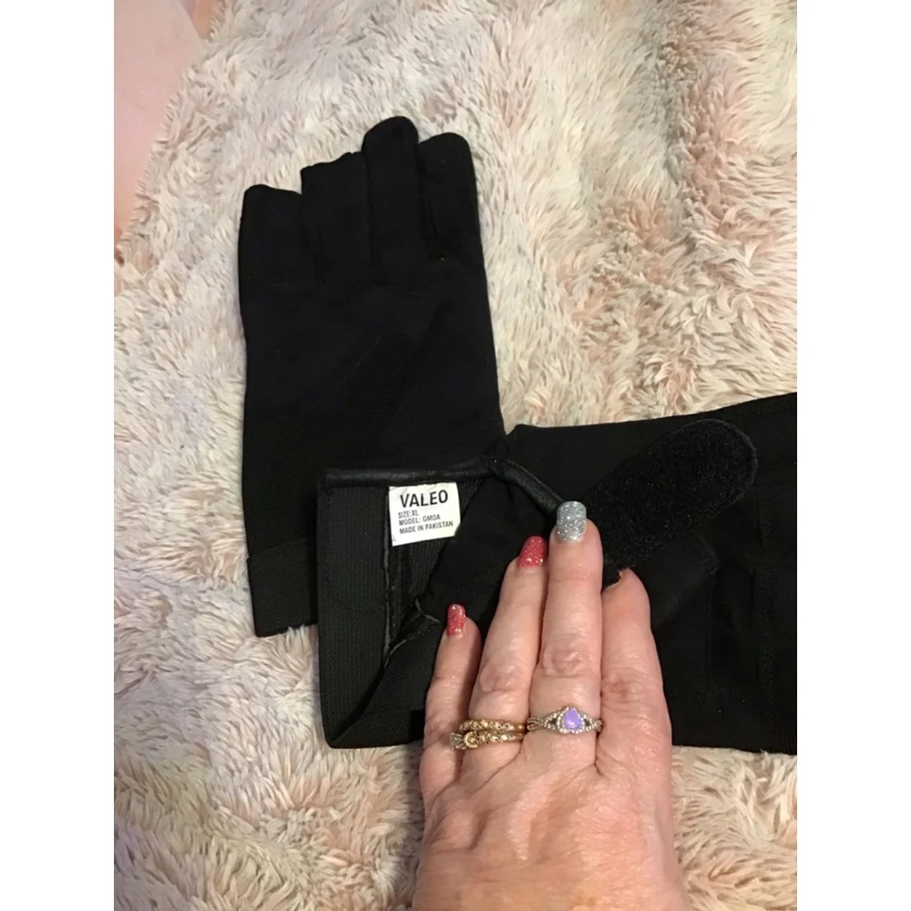 Women's VALEO Black & White XL Fitness Gloves